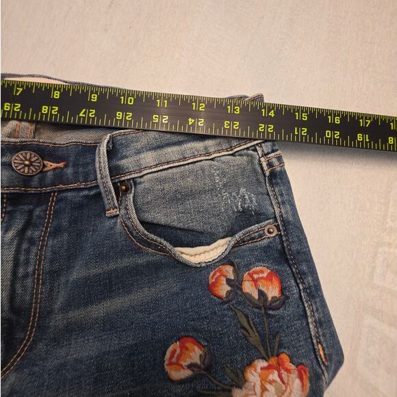 DRIFTWOOD Audrey Women's Denim Jeans Floral Embroidery SZ 27 Raw Hem Boho - Picture 6 of 8